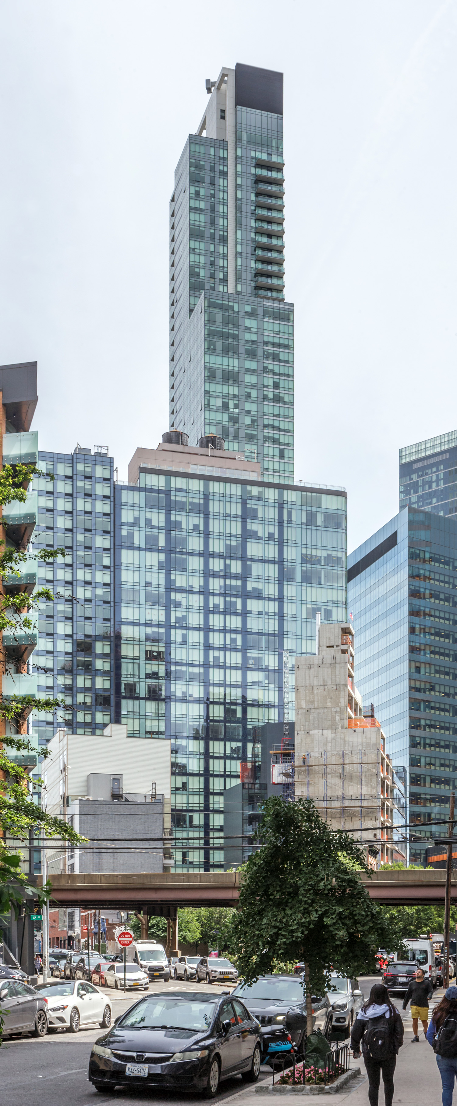 Tower 28, New York City - View from the southwest. © Mathias Beinling